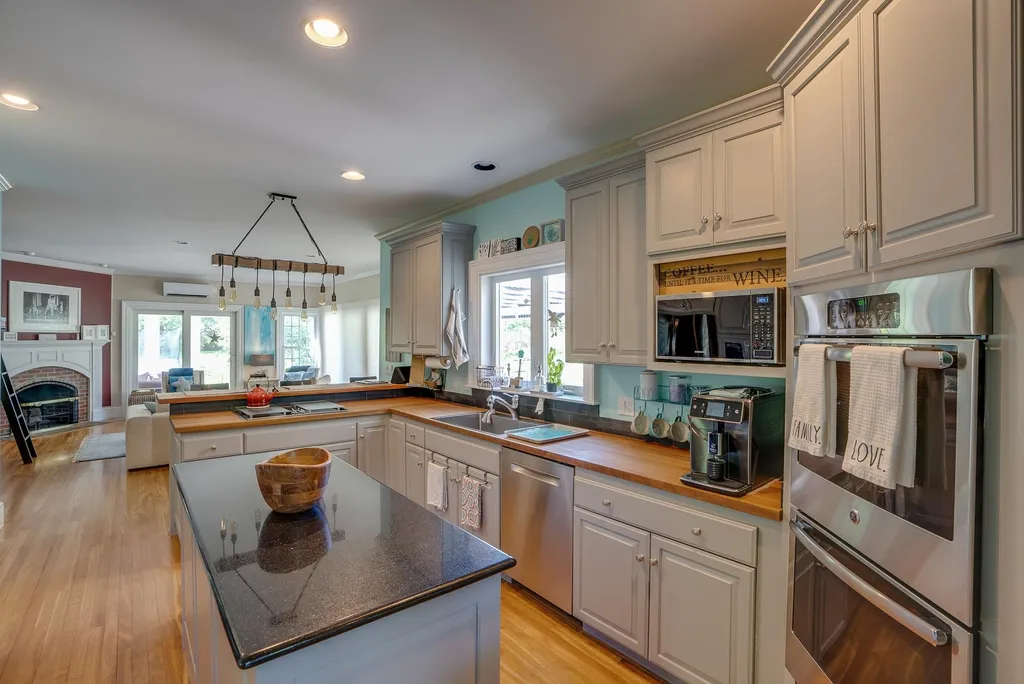 2 Baldwin Place Hampton Falls NH 03844