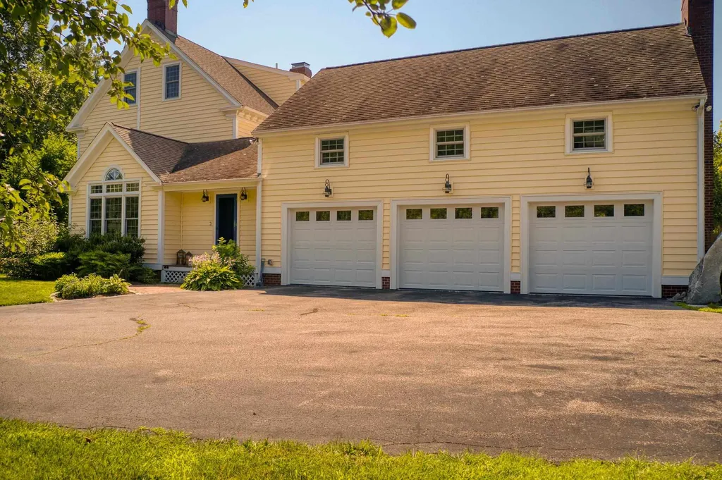 2 Baldwin Place Hampton Falls NH 03844