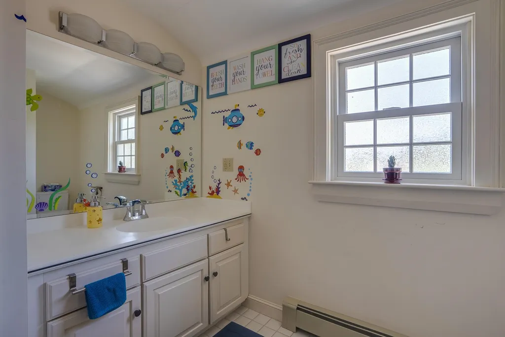 2 Baldwin Place Hampton Falls NH 03844