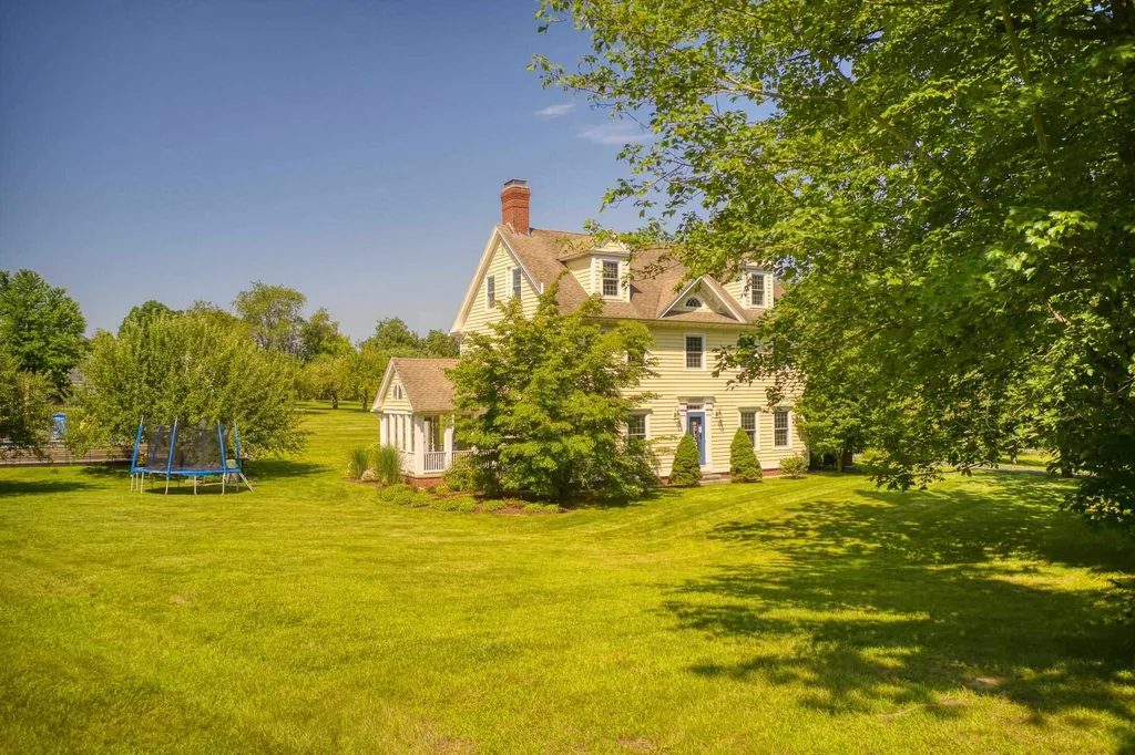2 Baldwin Place Hampton Falls NH 03844