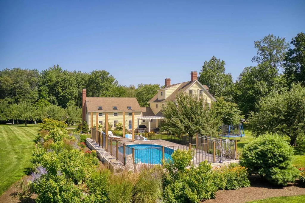 2 Baldwin Place Hampton Falls NH 03844