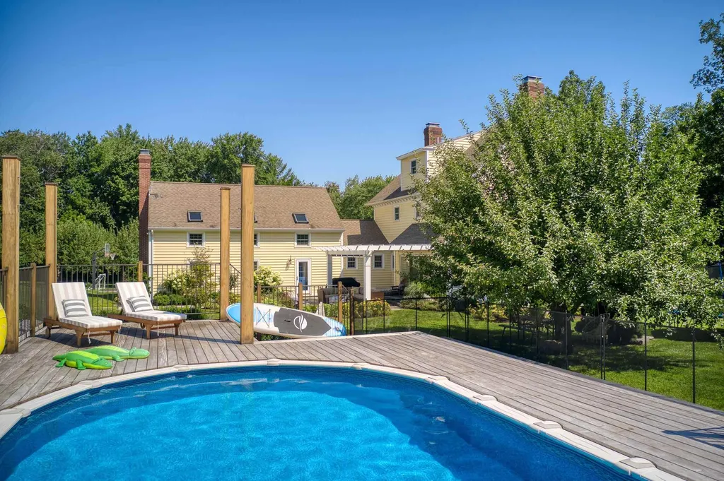 2 Baldwin Place Hampton Falls NH 03844