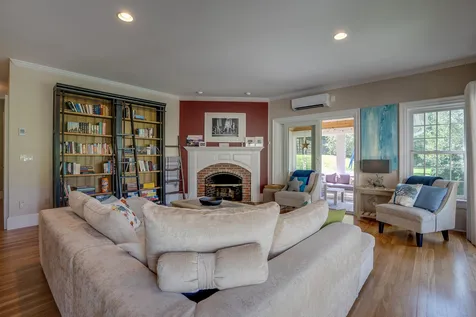 2 Baldwin Place Hampton Falls NH 03844