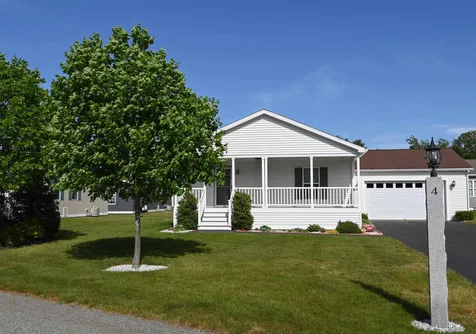 4 Goldenrod Way North Hampton NH 03862