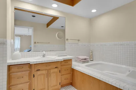 3 Heron Cove Windham NH 03087