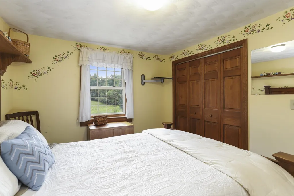 182 Mccurdy Road New Boston NH 03070