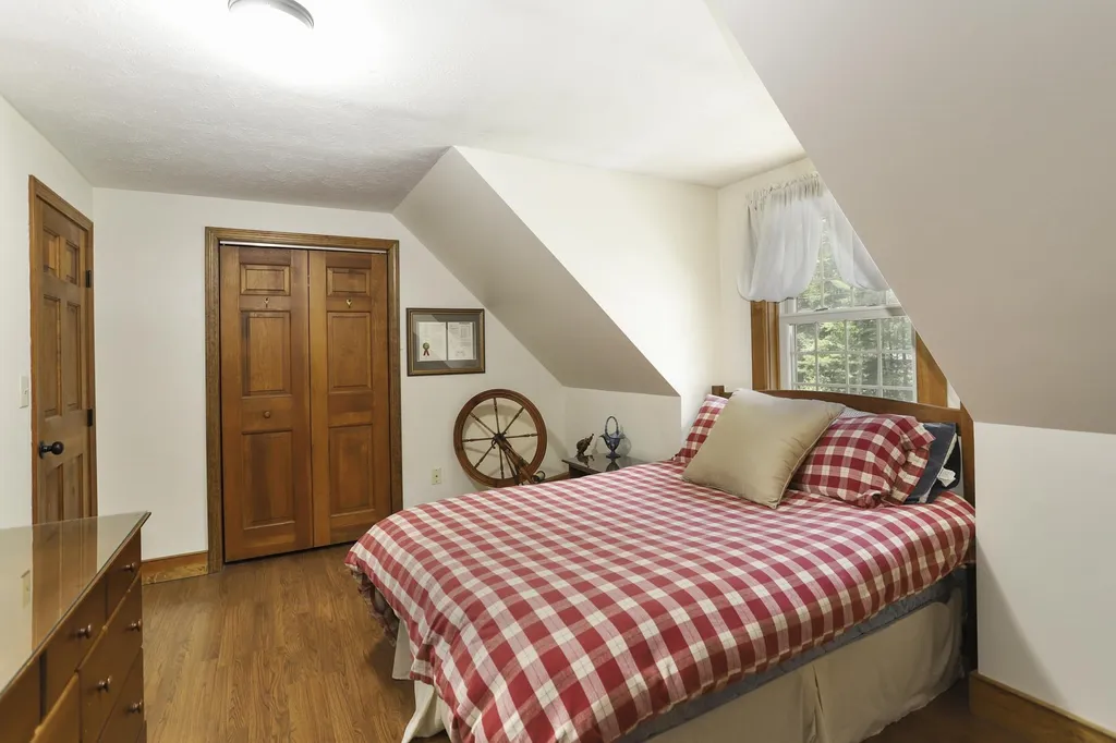 182 Mccurdy Road New Boston NH 03070