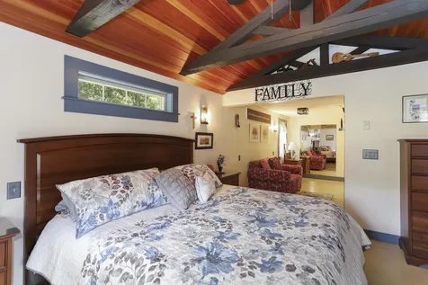 182 Mccurdy Road New Boston NH 03070