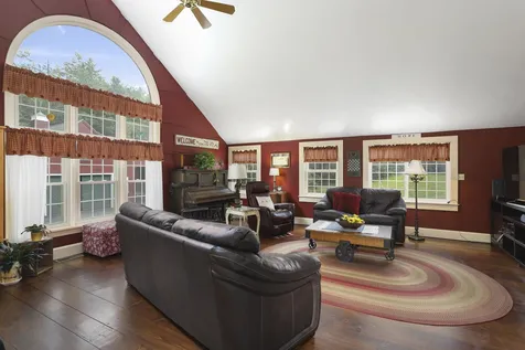 182 Mccurdy Road New Boston NH 03070