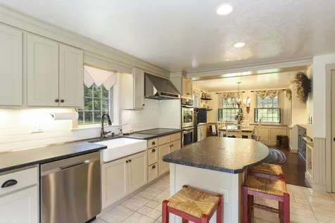 182 Mccurdy Road New Boston NH 03070