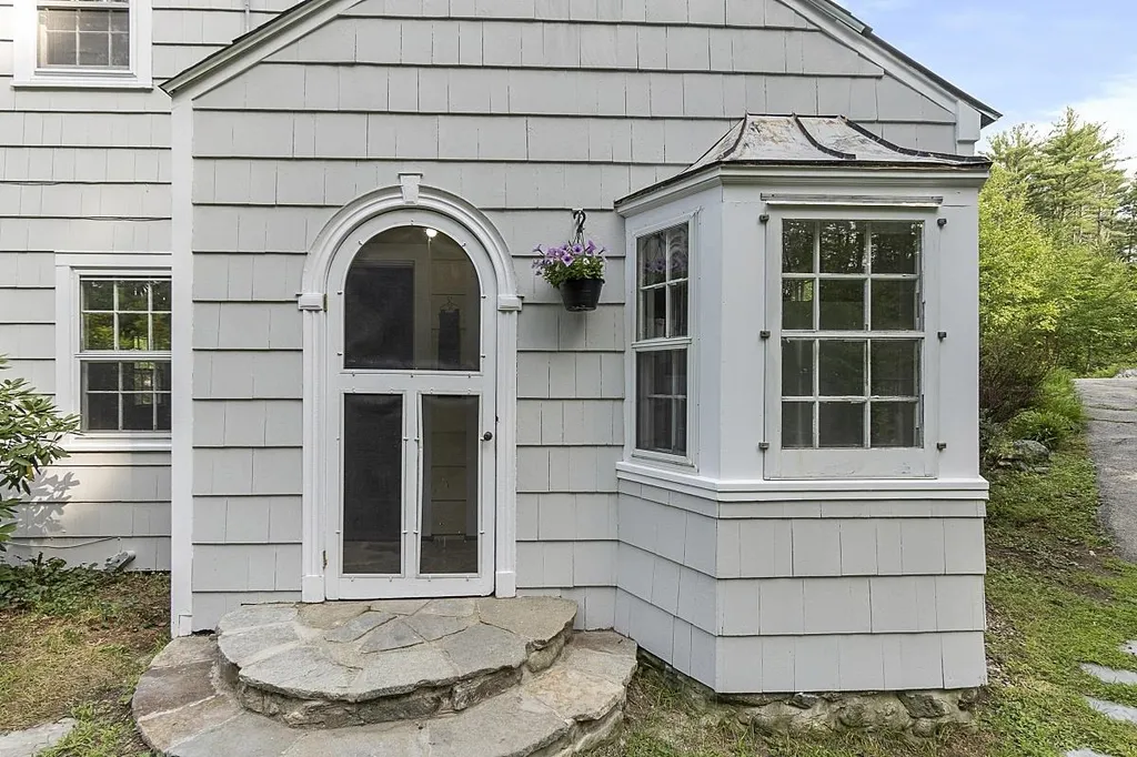 207 Forest Road Lyndeborough NH 03082