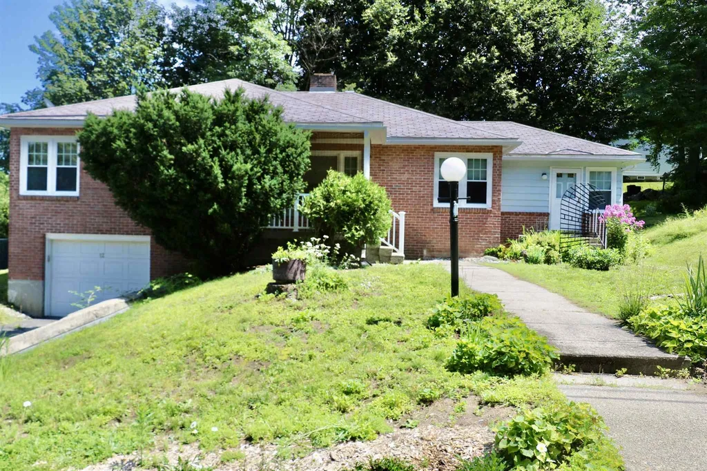 12 Acer Heights Road Claremont NH 03743