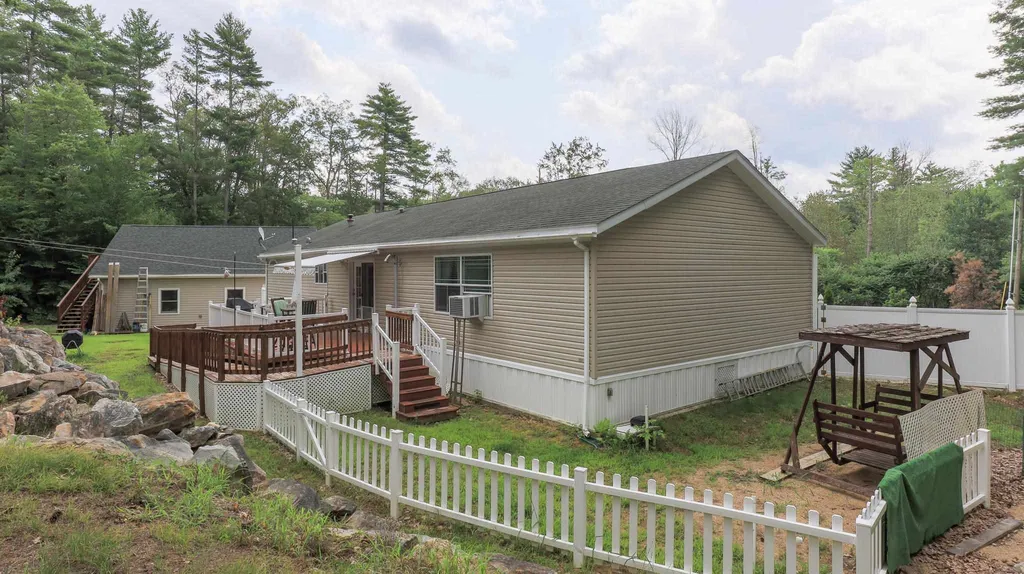 62 Christopher Lane Fremont NH 03044