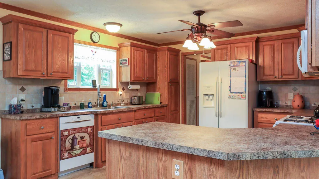 62 Christopher Lane Fremont NH 03044