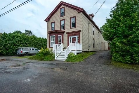 32 Mount Vernon Street Somersworth NH 03878