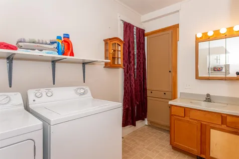 32 Mount Vernon Street Somersworth NH 03878