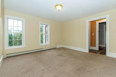 32 Mount Vernon Street Somersworth NH 03878