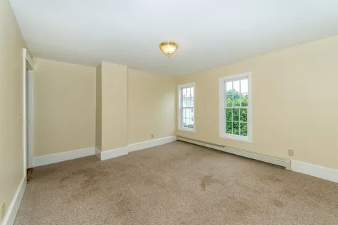 32 Mount Vernon Street Somersworth NH 03878
