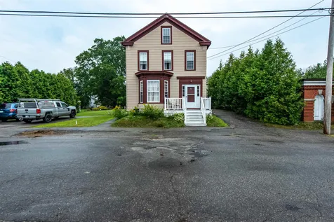 32 Mount Vernon Street Somersworth NH 03878