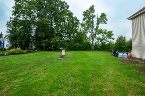 32 Mount Vernon Street Somersworth NH 03878