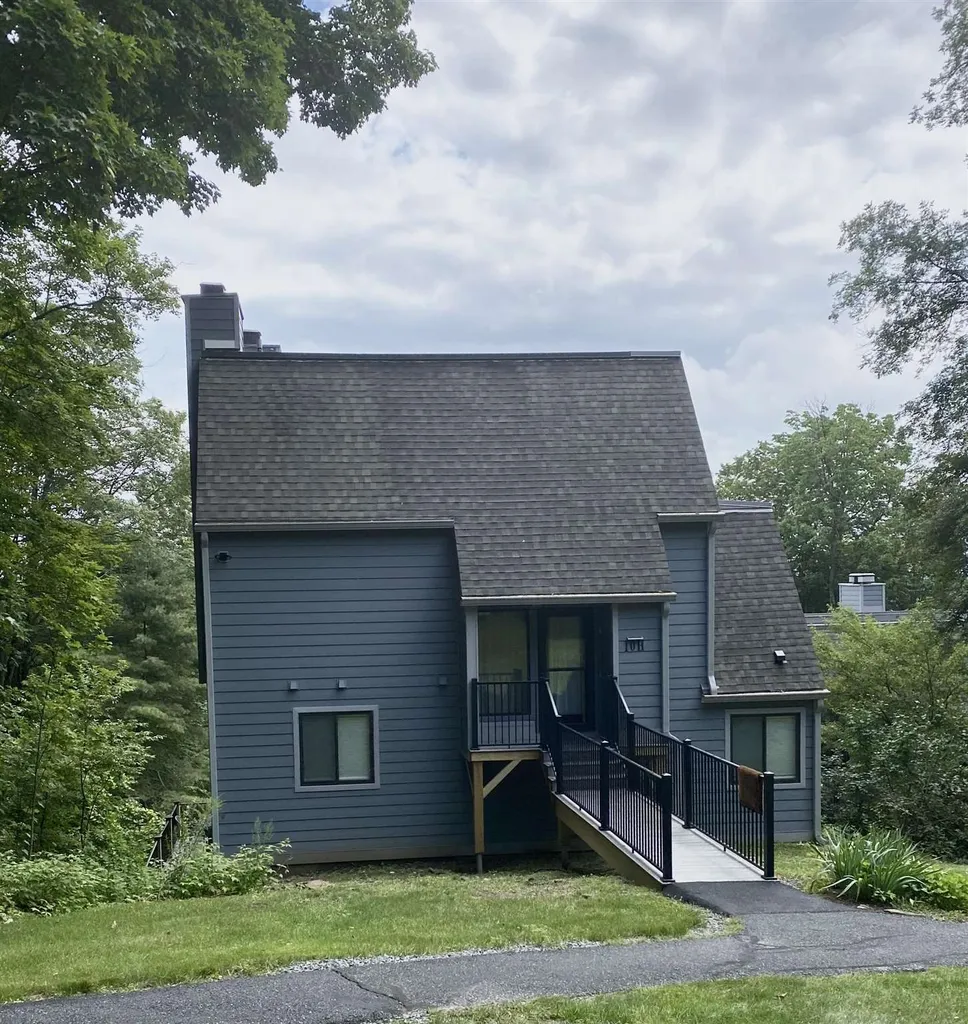 105 Williams Lane Hartford VT 05059