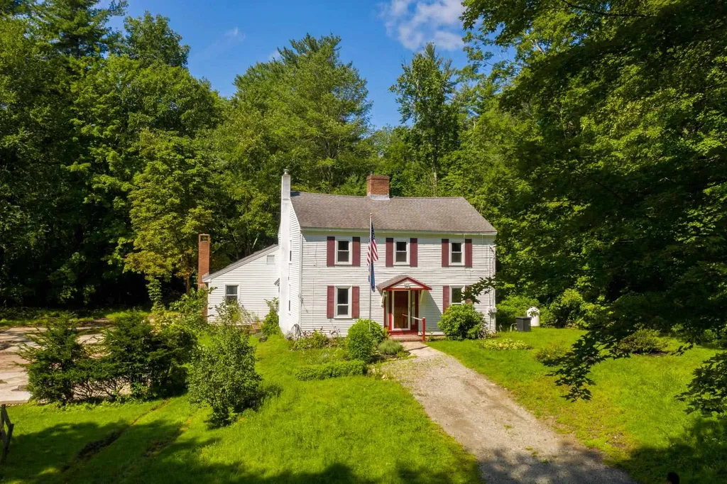 106 Pickpocket Road Brentwood NH 03833