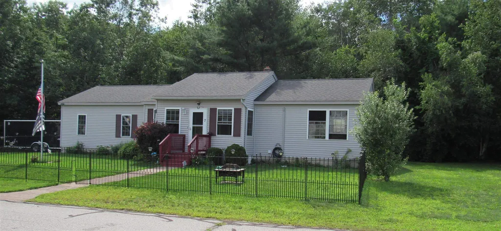 7 Marilyn Way Sanford ME 04073