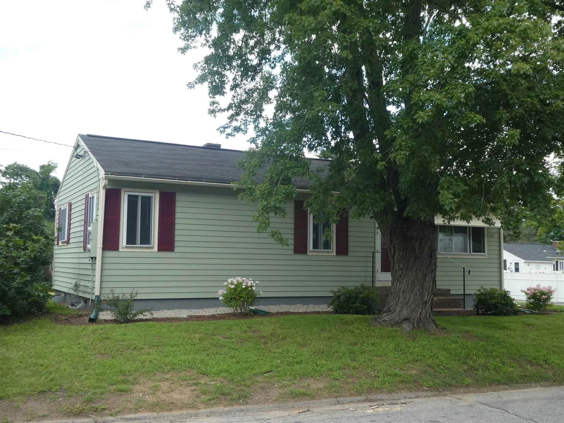 72 Claire Street Manchester NH 03103-2338