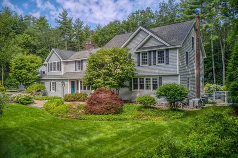 41 Strawberry Hill Road Bedford NH 03110