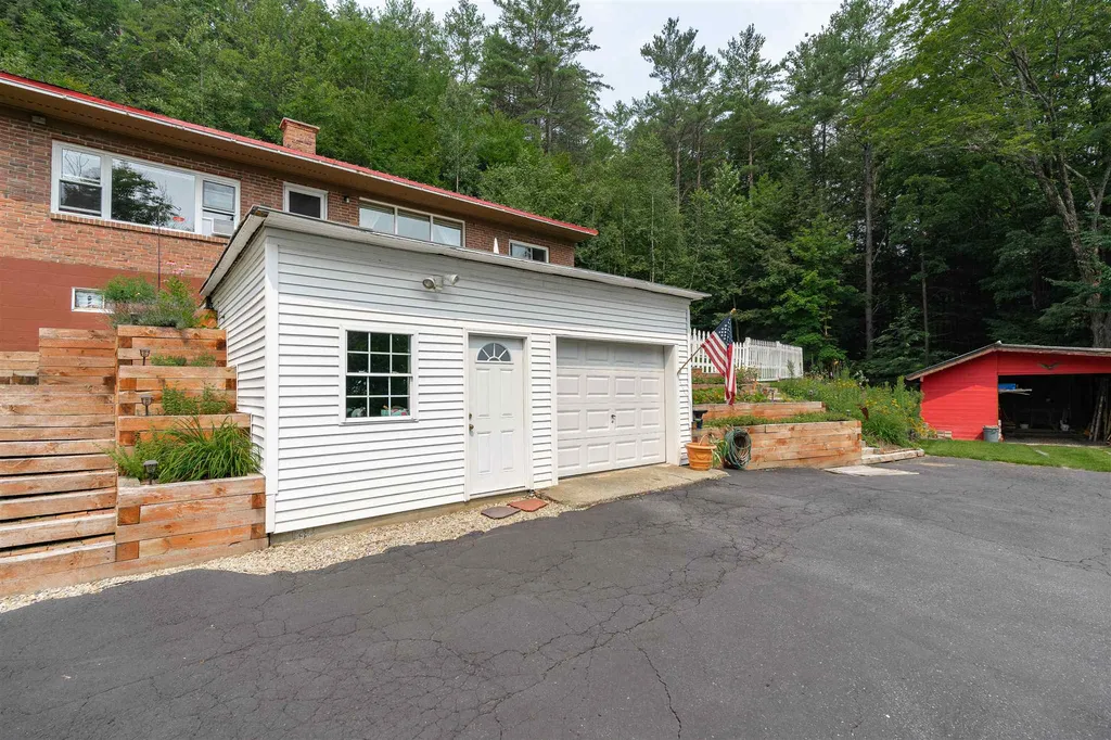 2325 North Hartland Road Hartford VT 05001