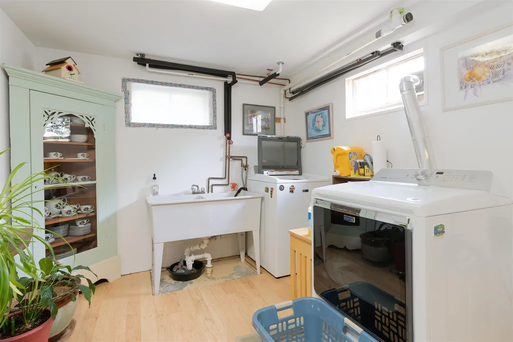 2325 North Hartland Road Hartford VT 05001