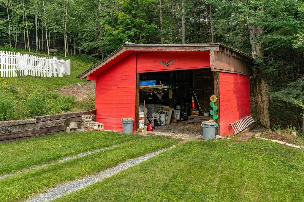 2325 North Hartland Road Hartford VT 05001