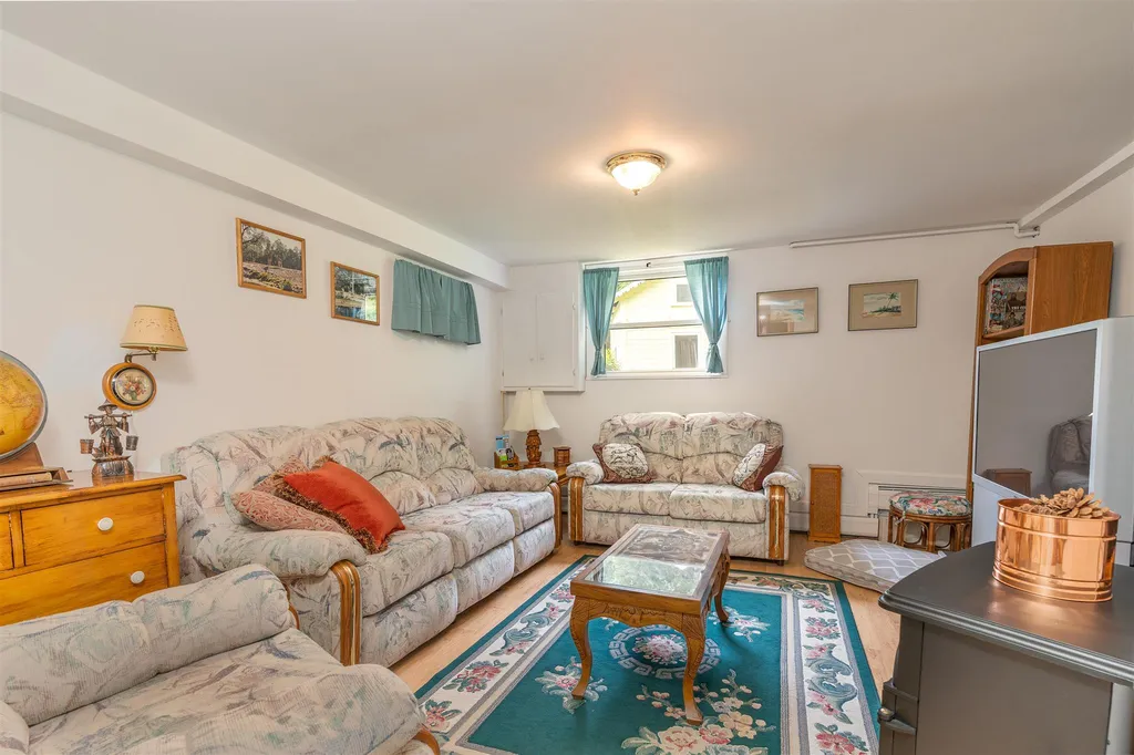 2325 North Hartland Road Hartford VT 05001