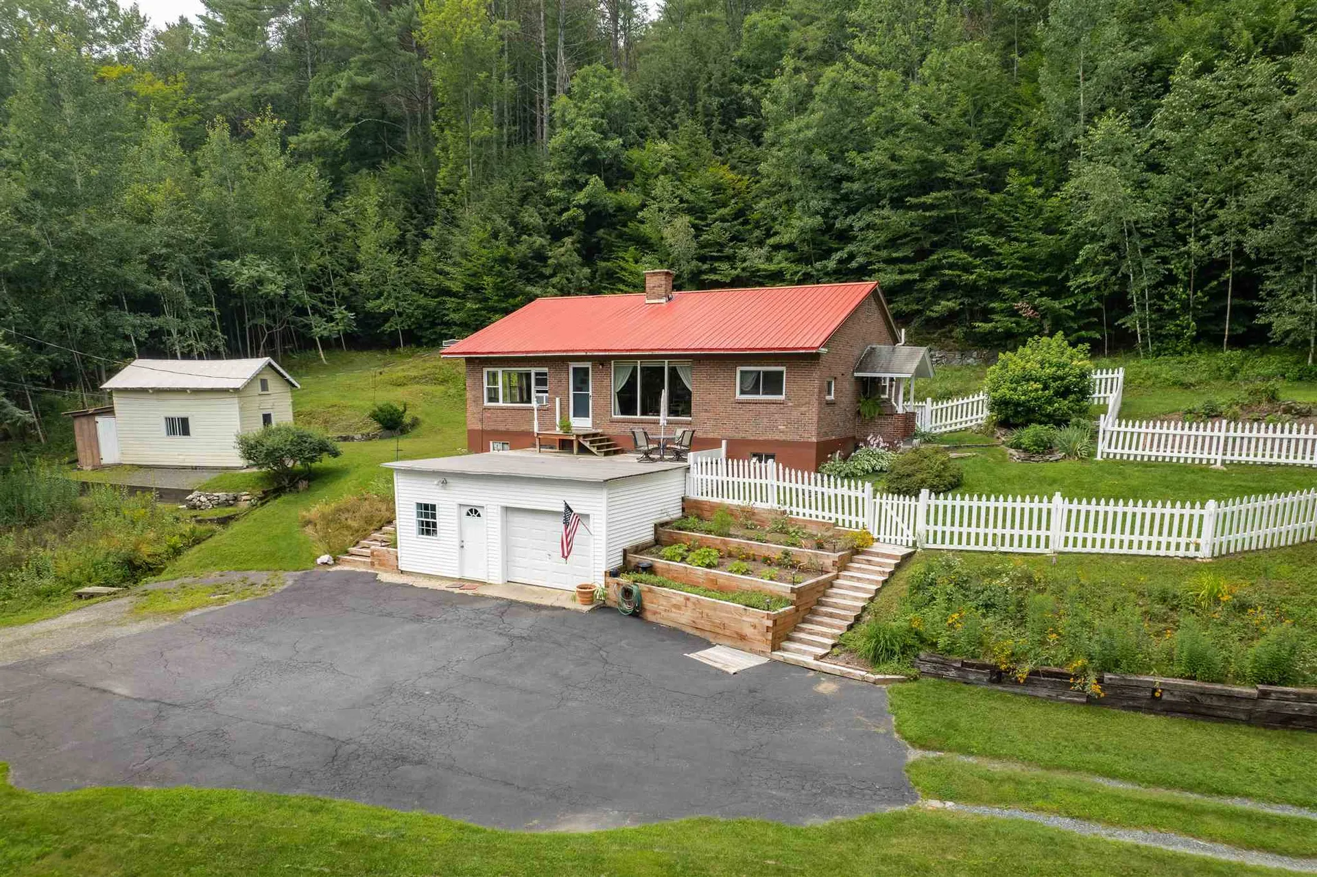 2325 North Hartland Road Hartford VT 05001