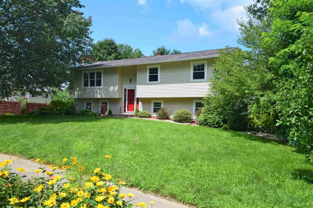5 Damon Drive Essex VT 05452