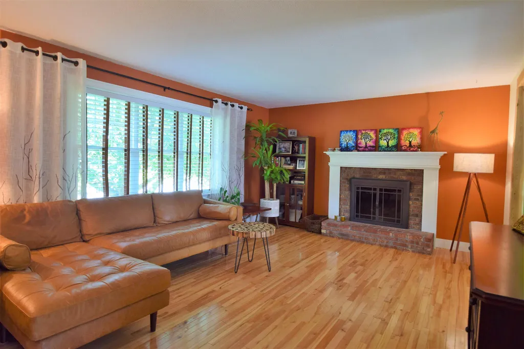 5 Damon Drive Essex VT 05452