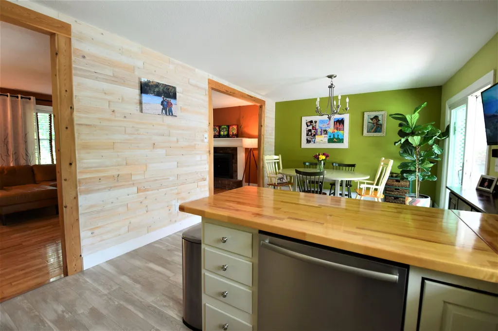 5 Damon Drive Essex VT 05452