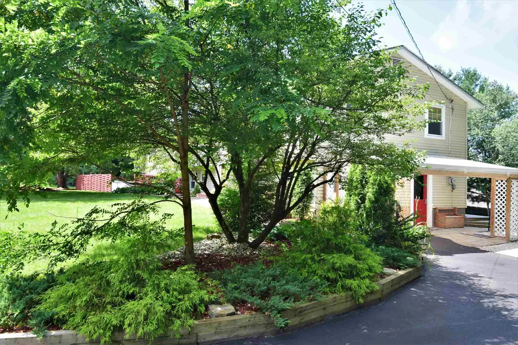 5 Damon Drive Essex VT 05452