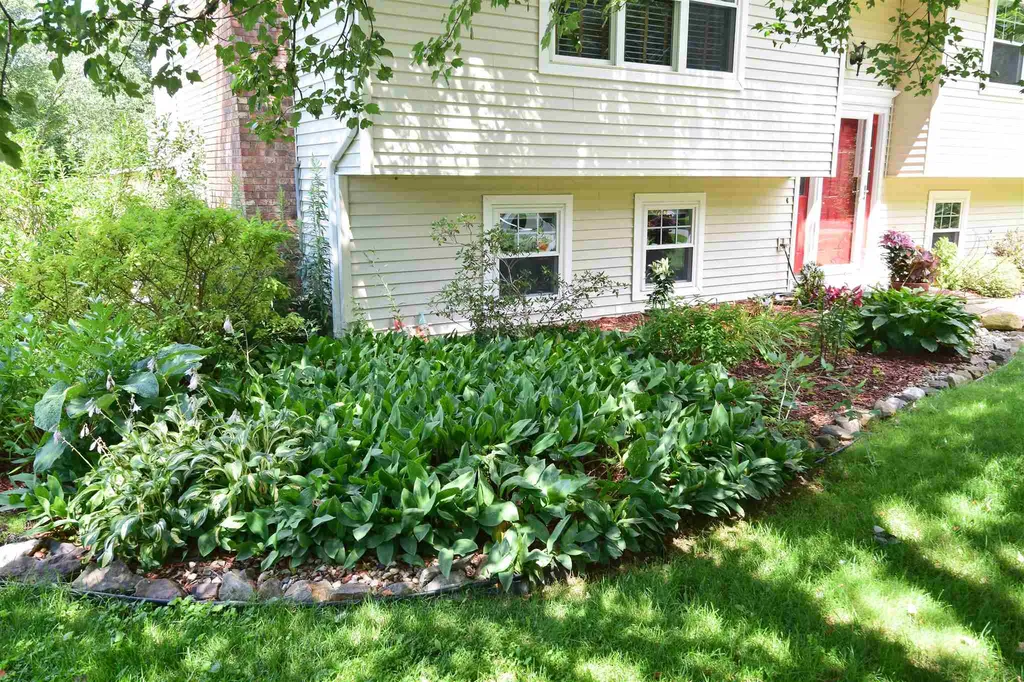 5 Damon Drive Essex VT 05452