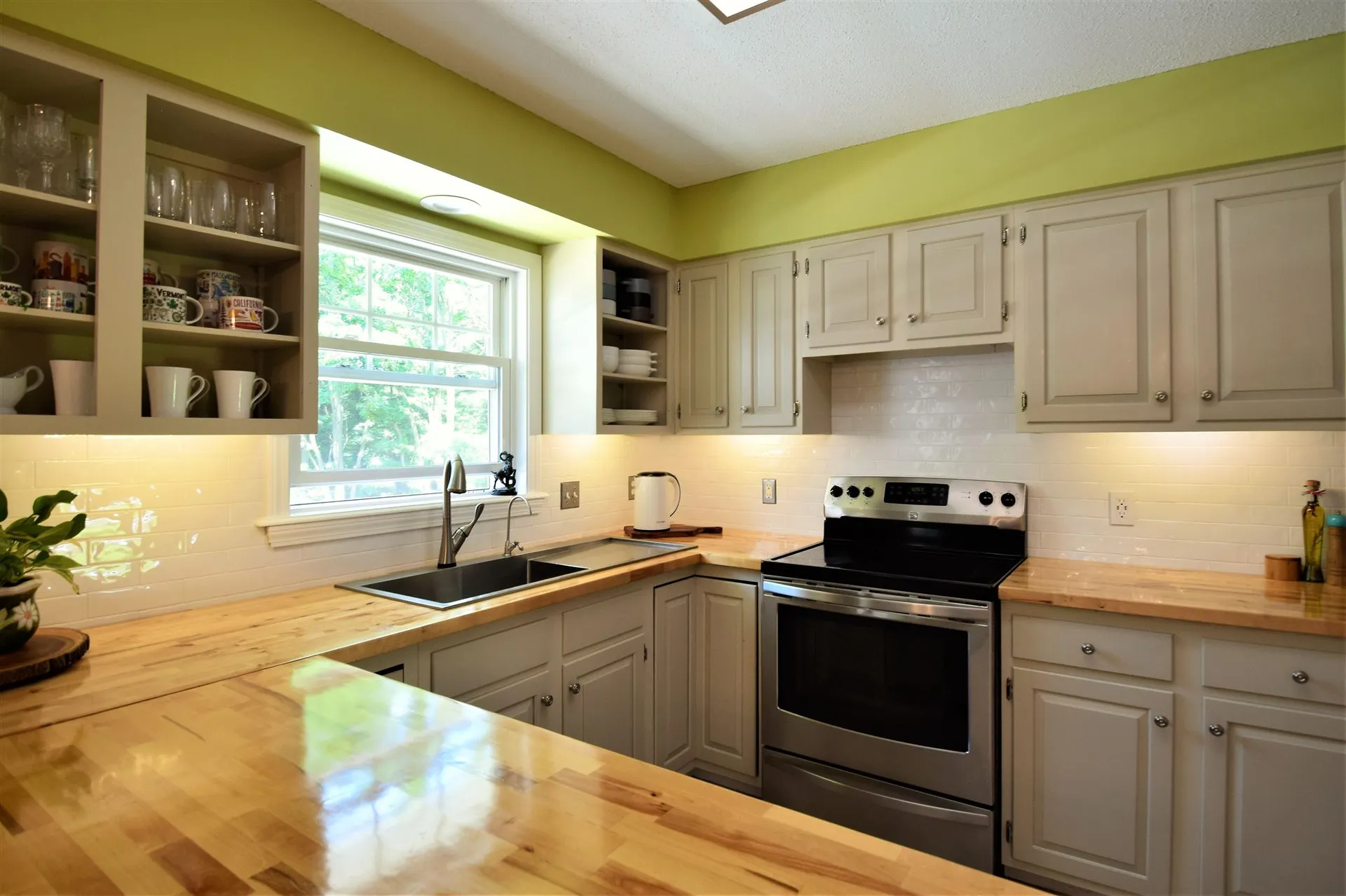 5 Damon Drive Essex VT 05452