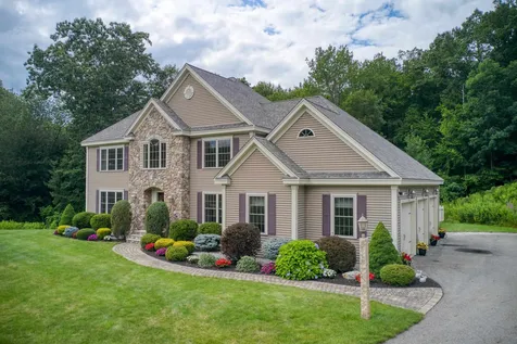 27 Winslow Drive Atkinson NH 03811