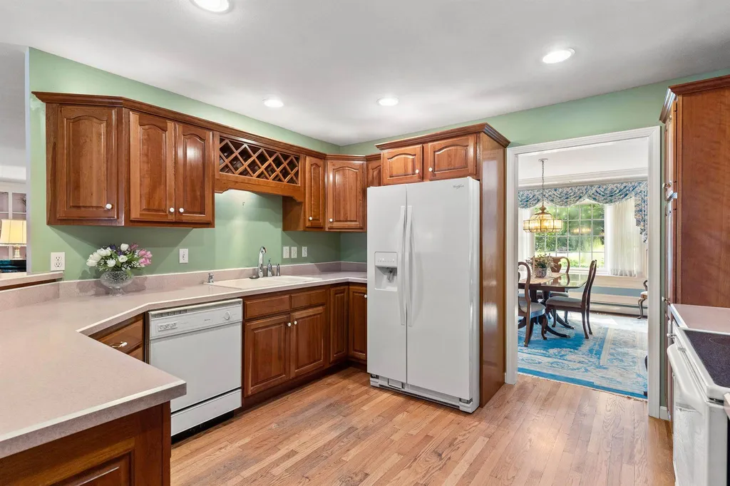 8 Bear Path Road Hampton NH 03842