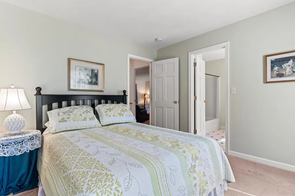 8 Bear Path Road Hampton NH 03842