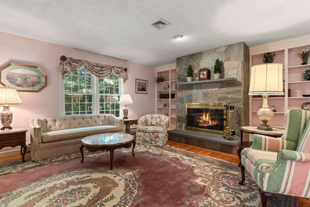 8 Bear Path Road Hampton NH 03842