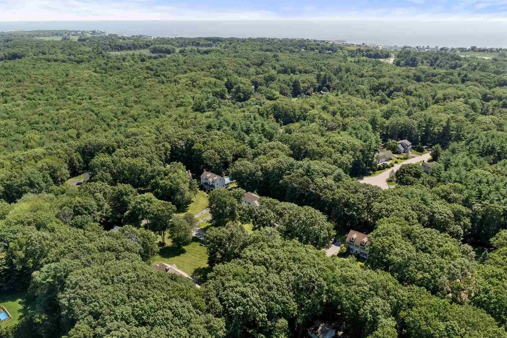 8 Bear Path Road Hampton NH 03842