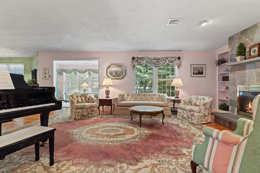 8 Bear Path Road Hampton NH 03842