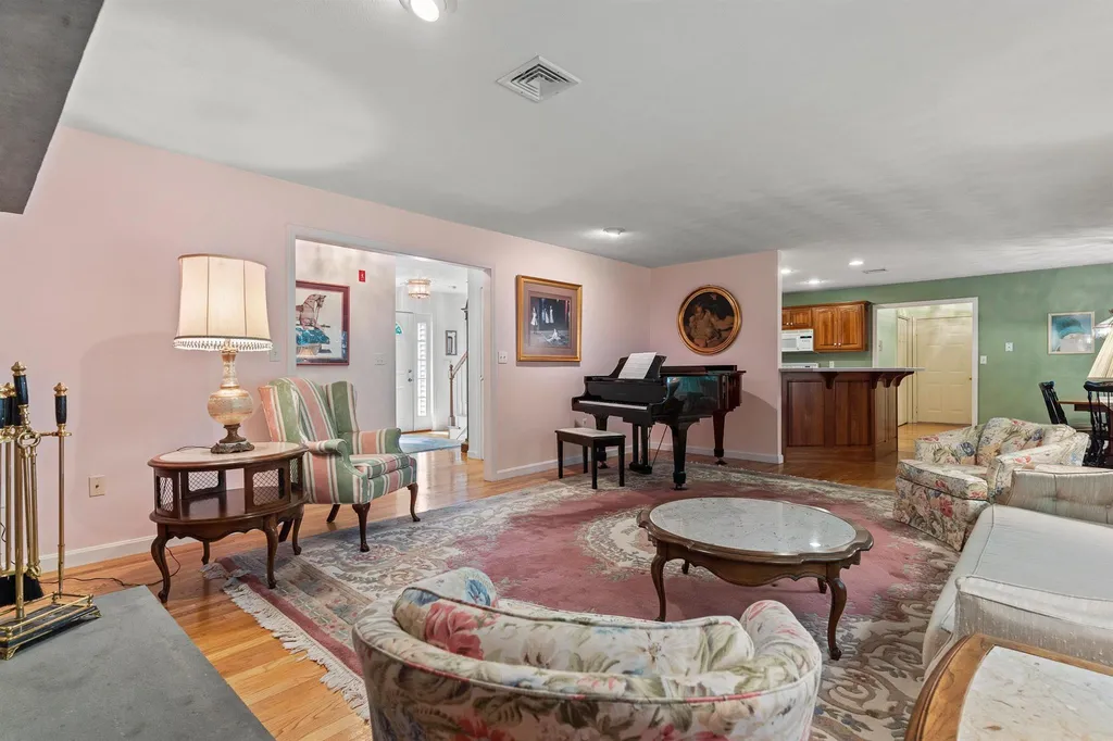 8 Bear Path Road Hampton NH 03842