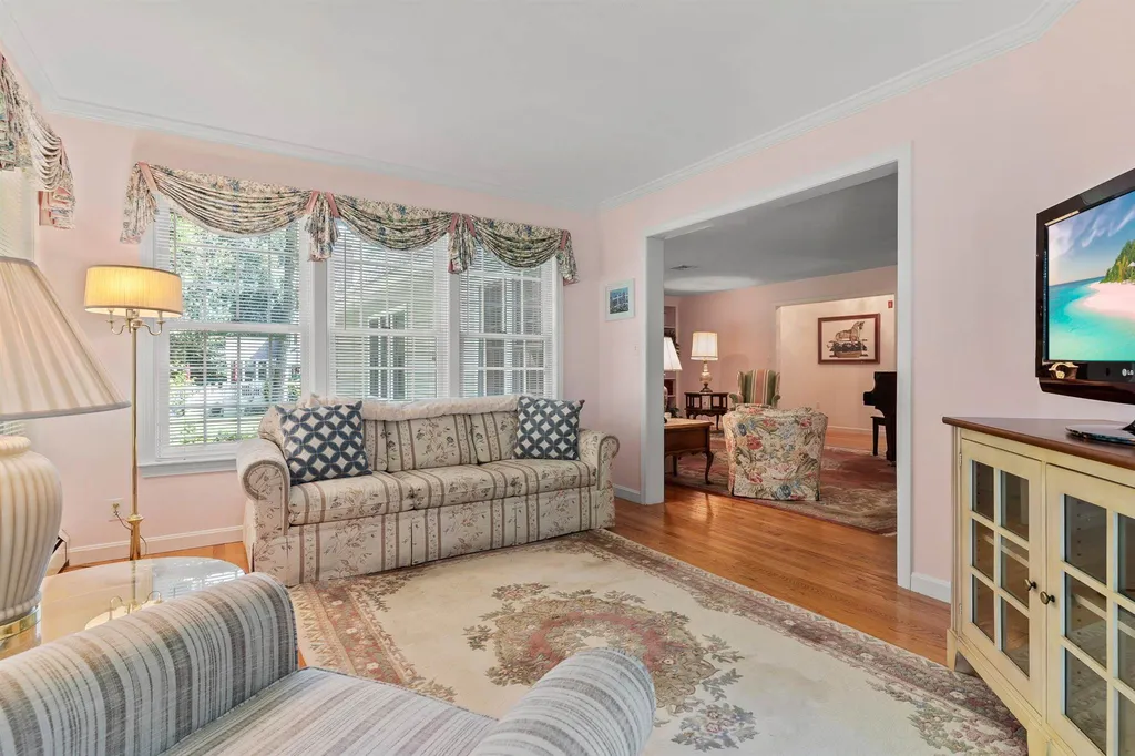 8 Bear Path Road Hampton NH 03842