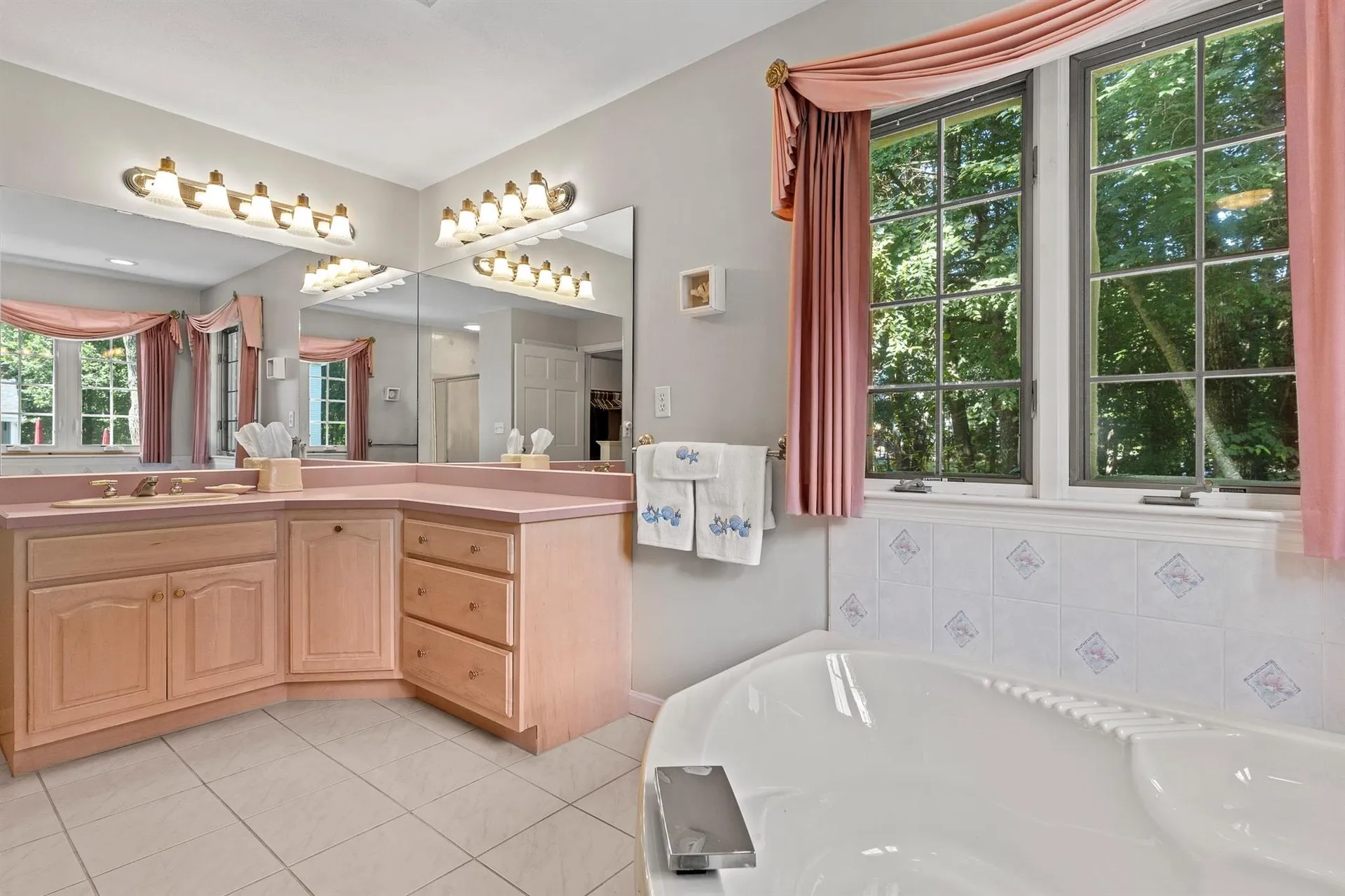 8 Bear Path Road Hampton NH 03842