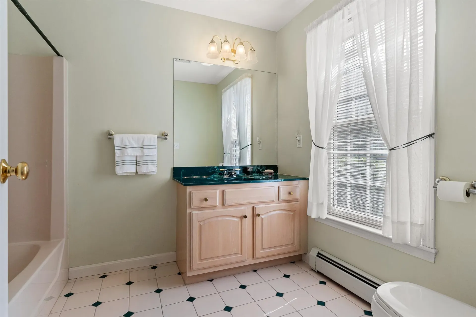 8 Bear Path Road Hampton NH 03842